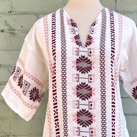 Vintage Tops - Vintage Embroidered Aztec Mexican Cotton Short Sleeve Top